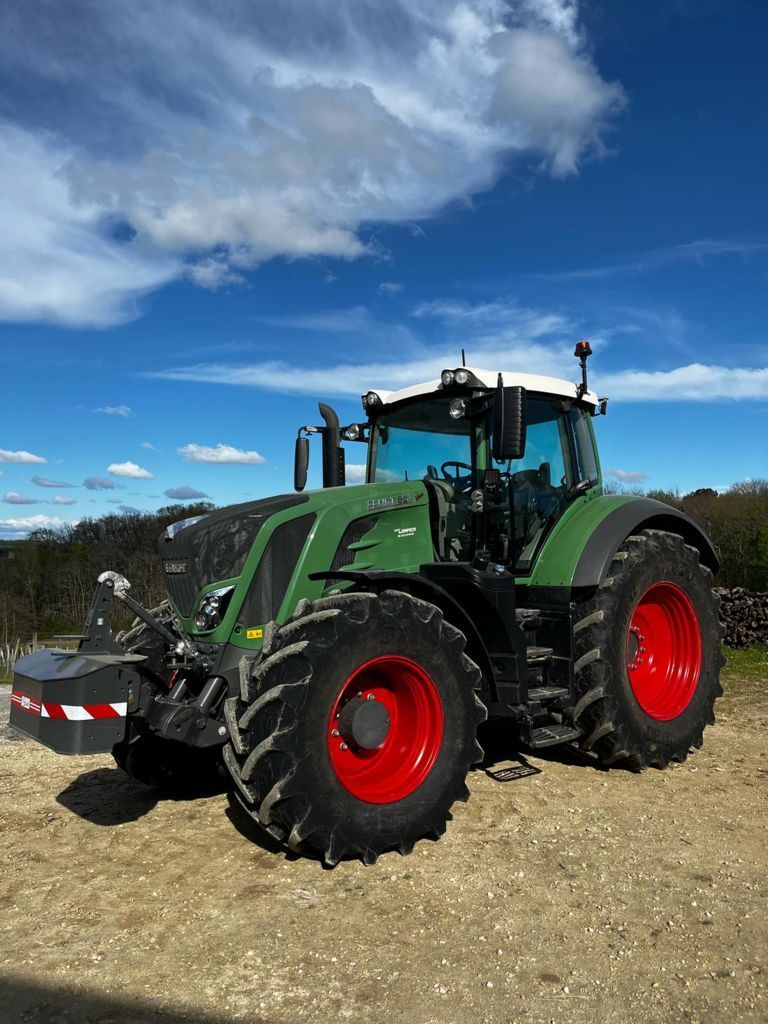 E-FARM: Fendt 824 Vario - Tracteur - id KZKSSEH - 105 000 € - Année: 2016 - Lecture du nombre d'heure: 4 350,Puissance du moteur (chevaux): 240,France
