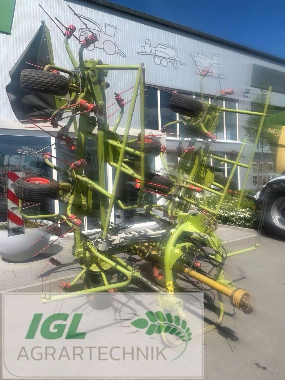 Claas Volto 870 Tedder €5,900