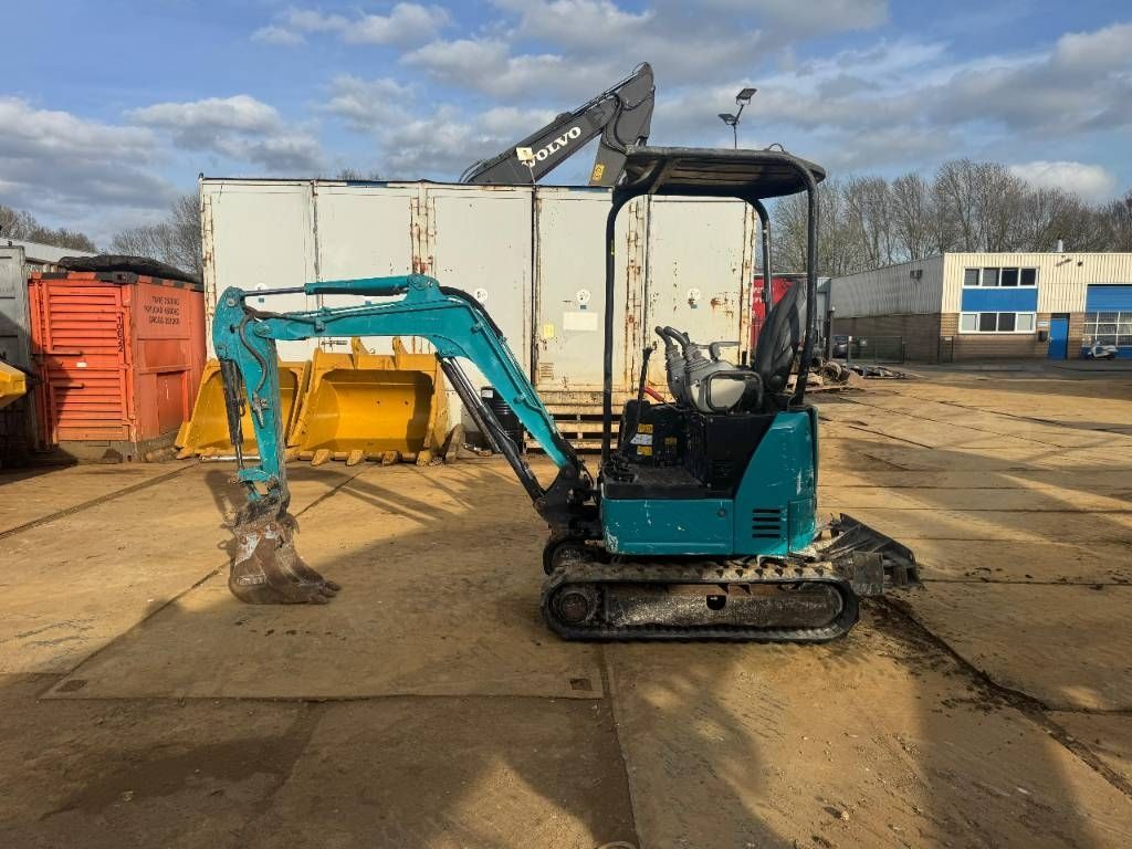 Hitachi zx 17 u Mini excavadora  8900 €