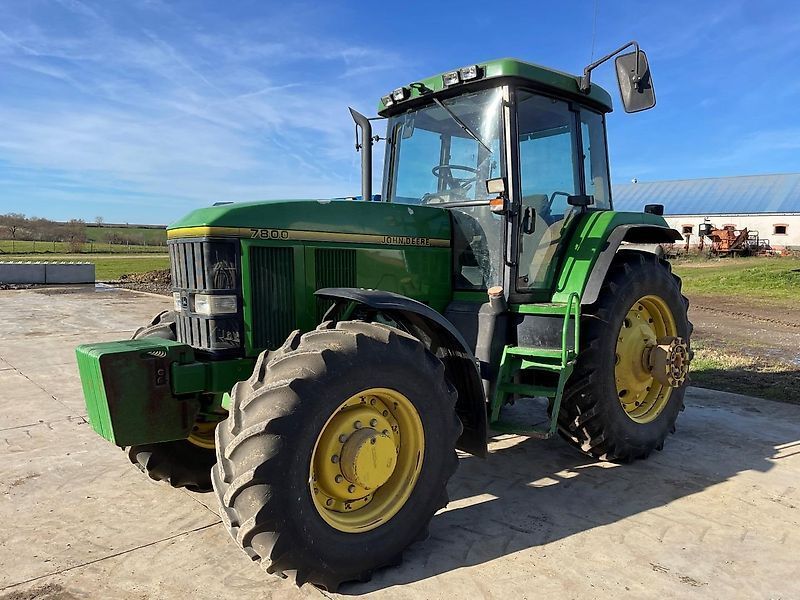 E-FARM: John Deere 7800 - Tractor - id BKHUBMF - 24.716 € - Año: 1994 - Horas: 13.946,Potencia del motor: 170,Hungría