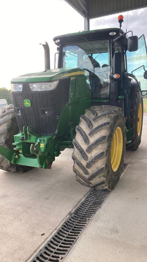E-FARM: John Deere 7260 R - Traktor - id KSKXSTW - 87.000 € - Baujahr: 2012 - Abgelesene Motorstunden: 4.660,Motorleistung (PS): 260,Frankreich