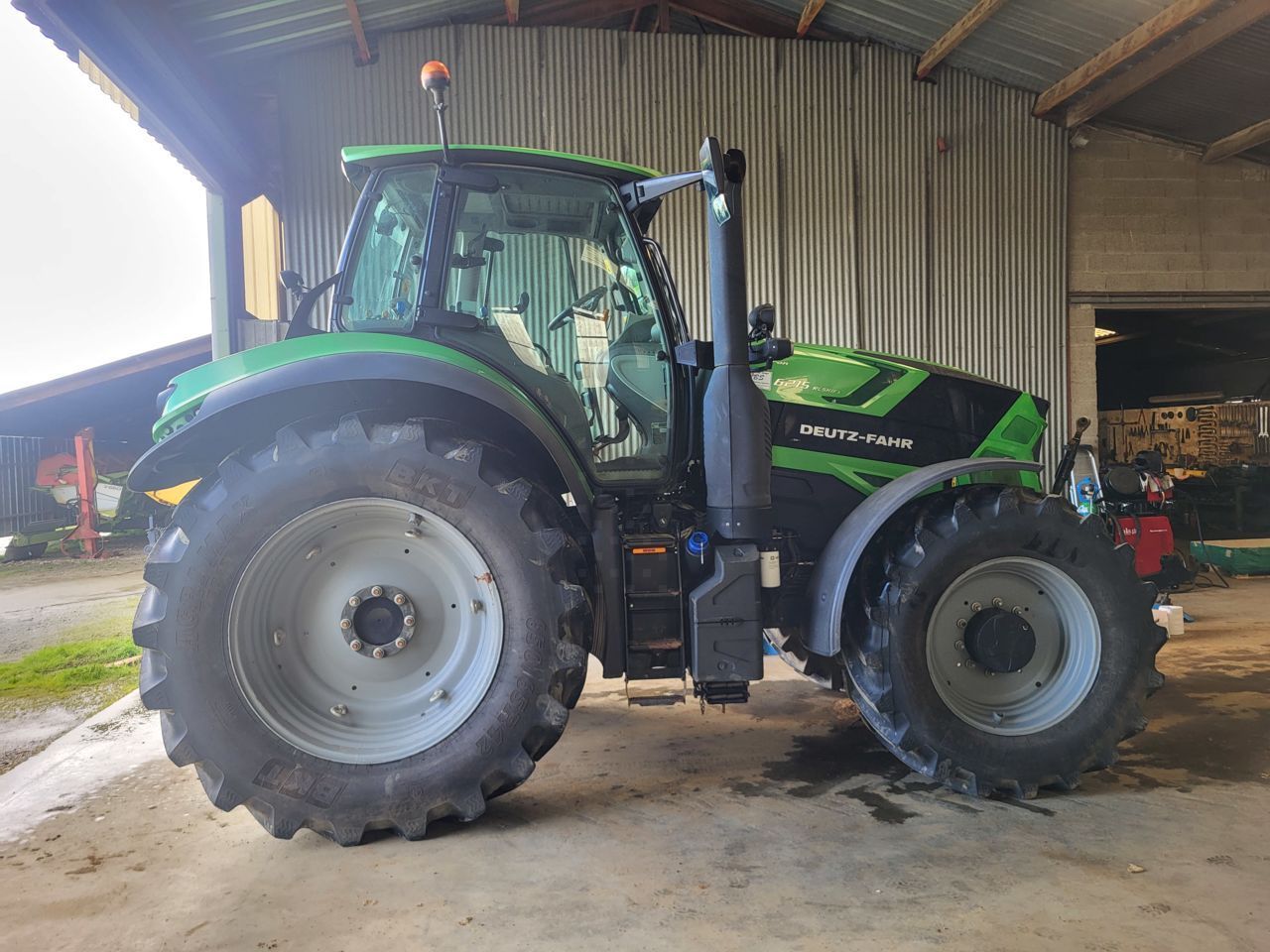 Deutz-Fahr AgroTron 6215 Traktor 67.000 €