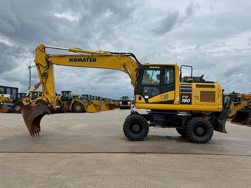 KOMATSU pw180-11 Kerekes kotrógép 72 500 EUR