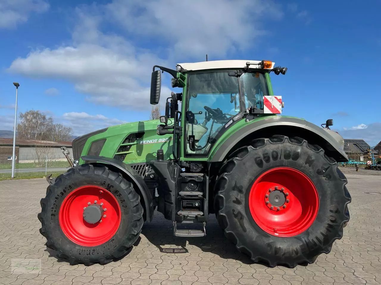 Fendt 828 Vario SCR Tractor €86,000