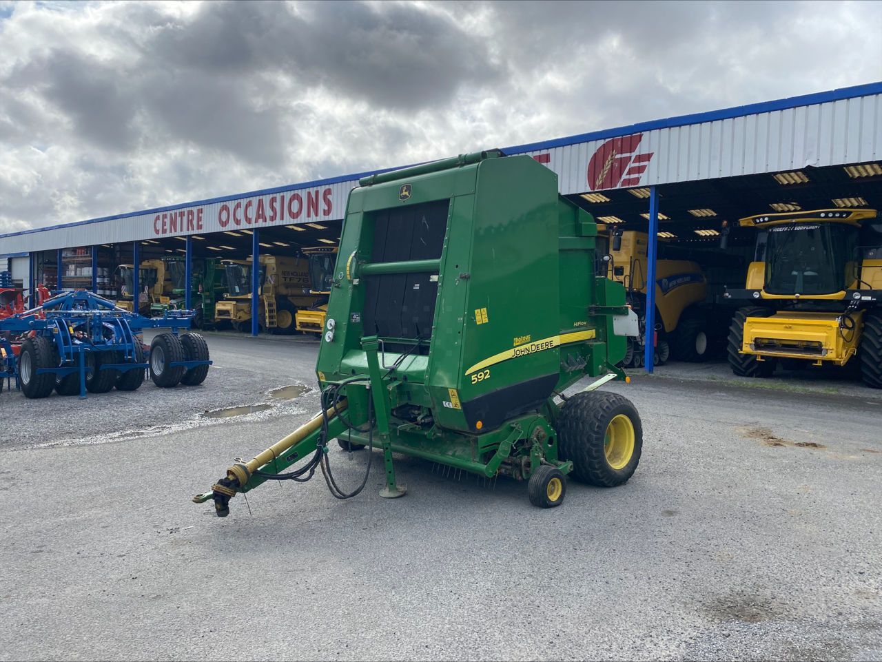 E-FARM: John Deere 592 - Presă de balotat - id MDMARJK - 9.900 EUR - Anul: 2010 - Franța
