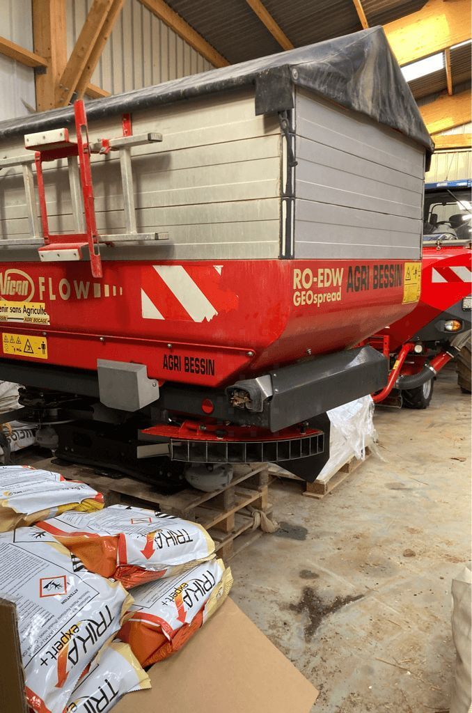 E-FARM: Vicon geospread - Epandeur d'engrais - id 8ZB3NHZ - 9 000 € - Année: 2012 - France