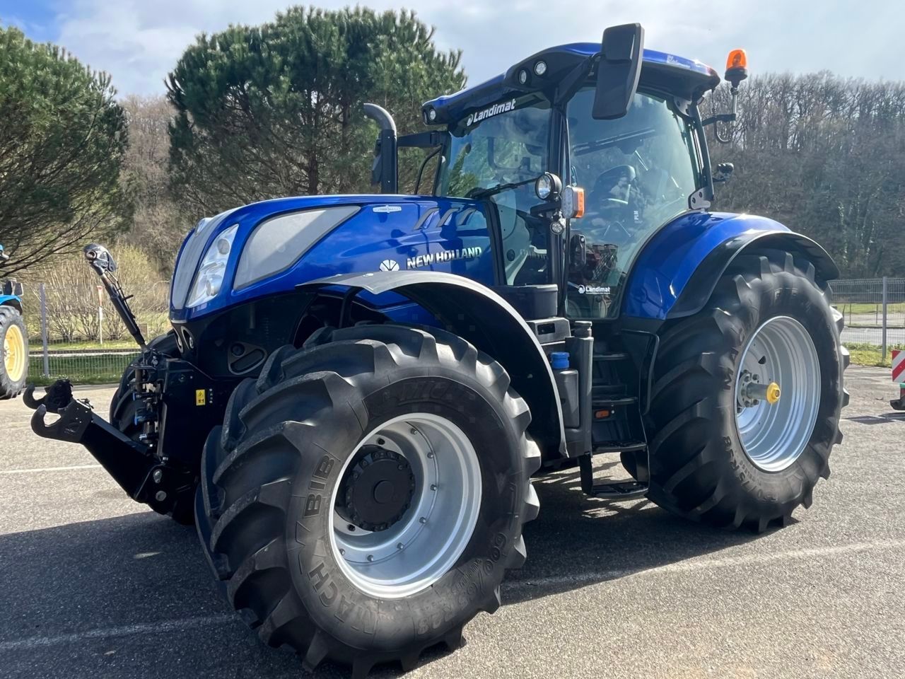 E-FARM: New Holland T7.245 - Tractor - id XWEKHHD - 128.000 EUR - Anul: 2023 - Citeste ore: 1.690,Muterea motorului: 245,Franța