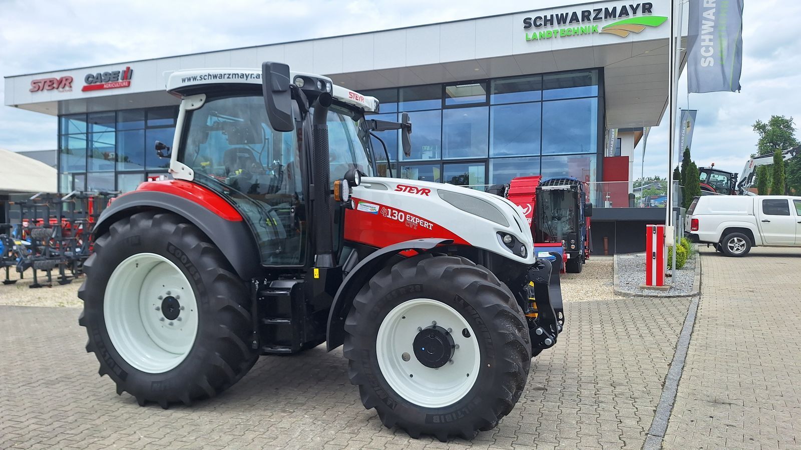 E-FARM: Steyr Expert 4130 CVT - Traktor - id YJTMXWU - Rok produkcji: 2025 - Motogodziny: 120,Moc silnika: 130,Austria