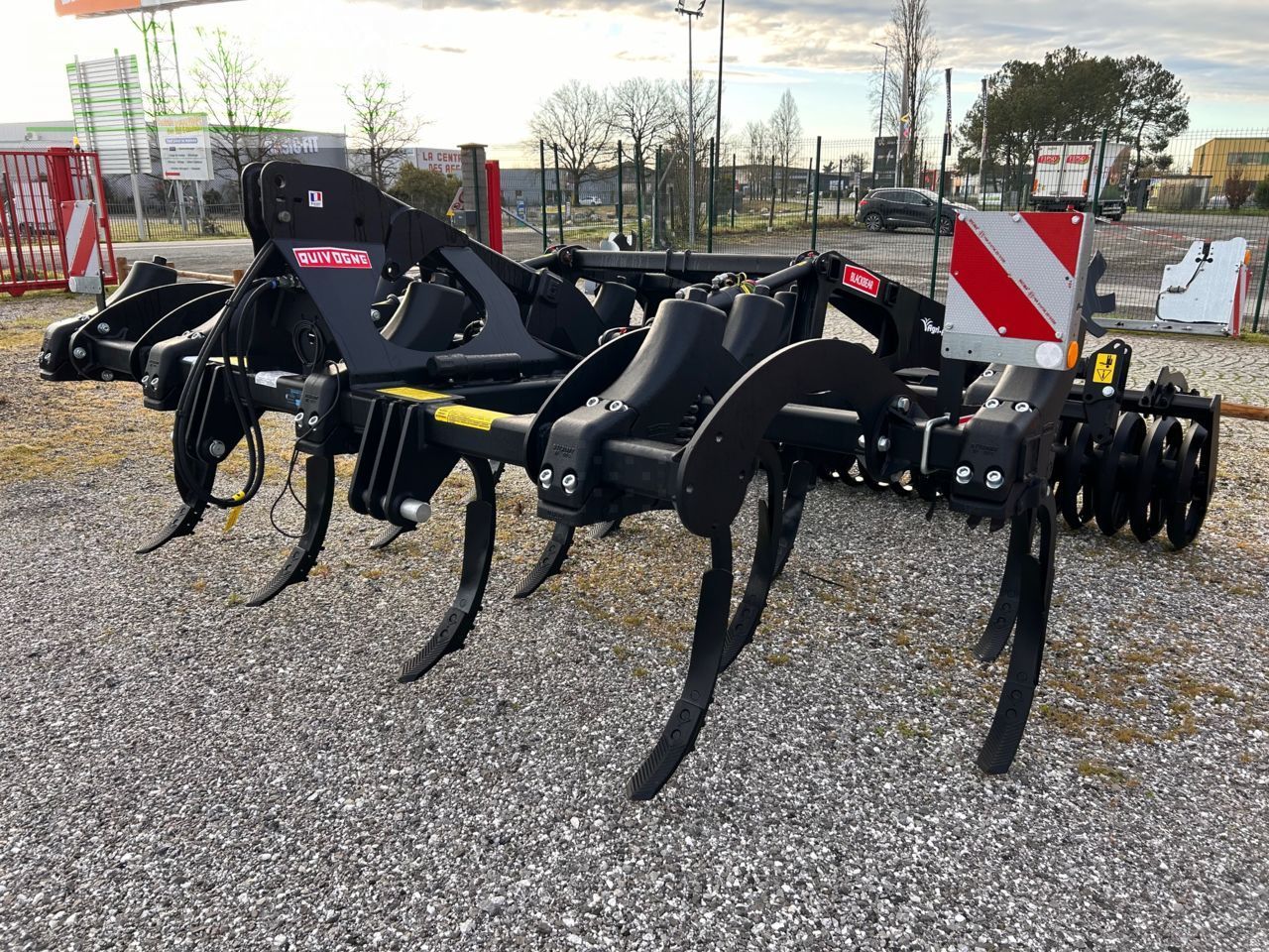 E-FARM: Quivogne blackbear - Cultivateur - id ME33X5C - 22 950 € - Année: 2023 - France