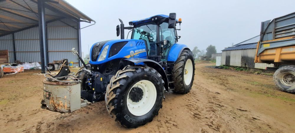 E-FARM: New Holland T7.230 - Tractor - id P42YGYZ - €97,000 - Year of construction: 2019 - Engine hours: 2,300,Engine power (HP): 200,France