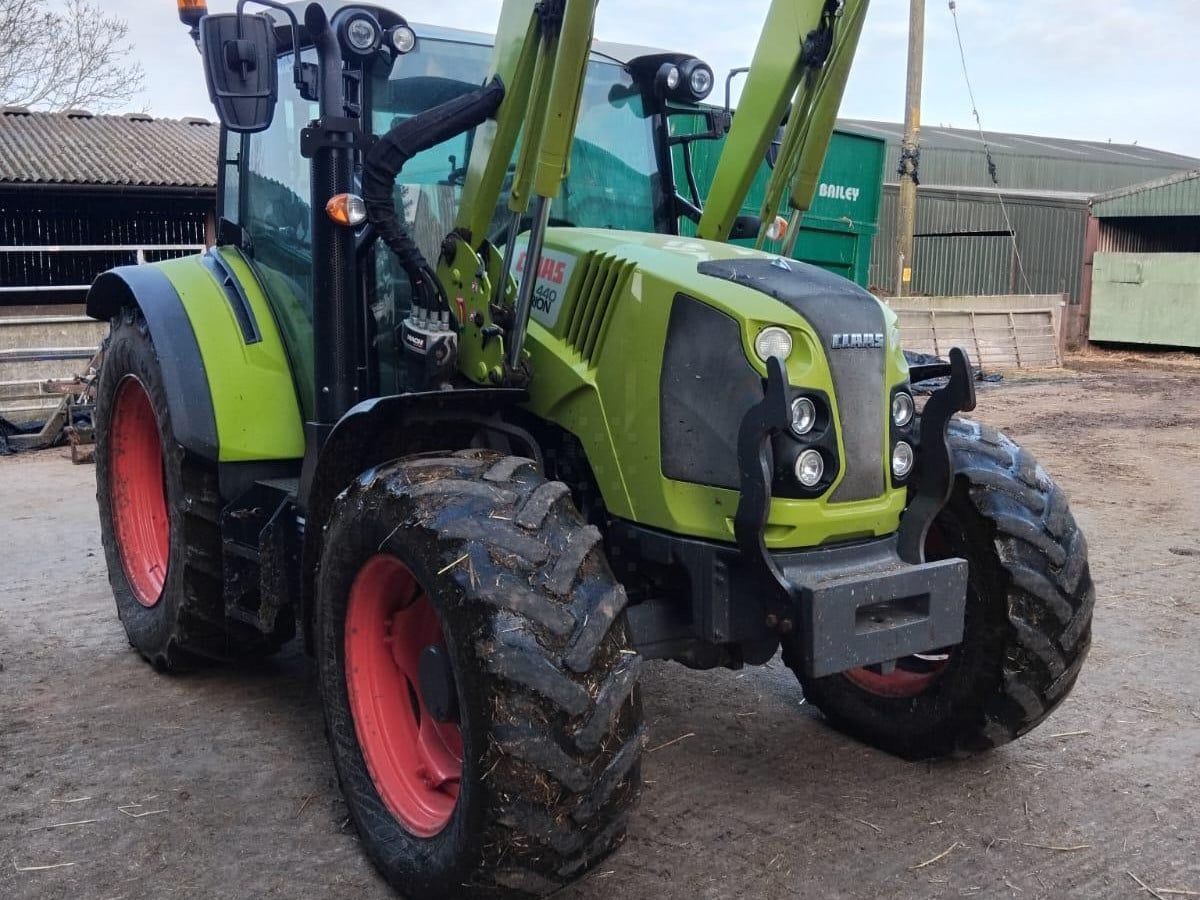 Claas Arion 440 Traktor 54 607 €