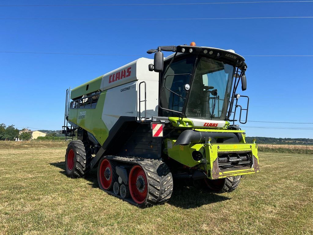 E-FARM: Claas Lexion 7500 - Combine harvester - id FJZA7L7 - €275,000 - Year of construction: 2021 - Engine hours: 1,650,France
