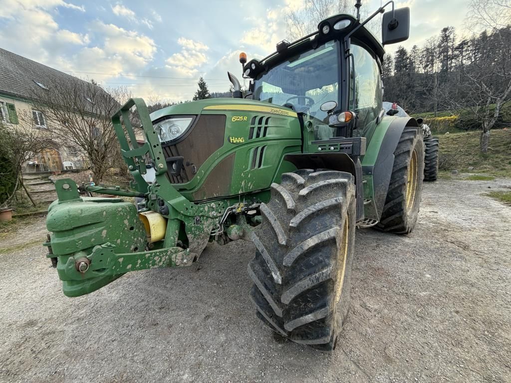 John Deere 6125 R Tractor €55,500