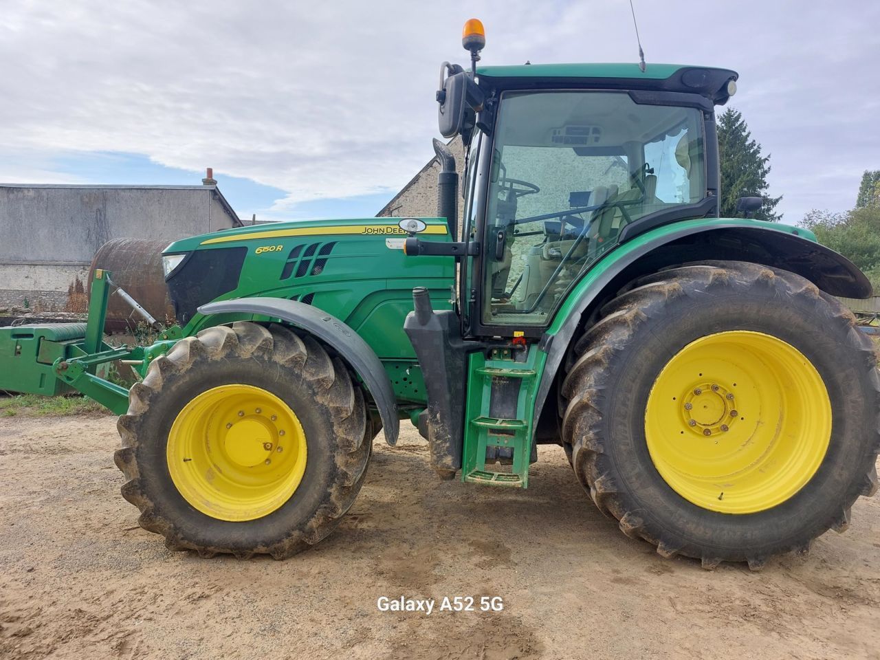 E-FARM: John Deere 6150 R - Traktor - id TII2HTN - 65.000 € - Baujahr: 2012 - Abgelesene Motorstunden: 4.130,Motorleistung (PS): 150,Frankreich