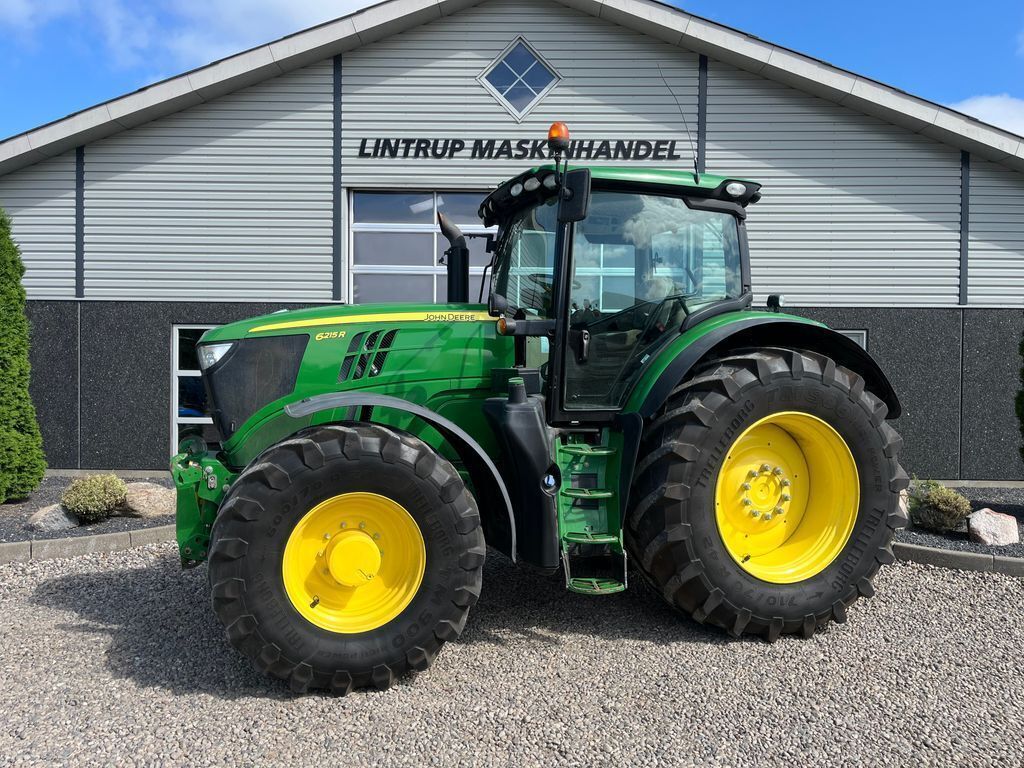 John Deere 6215 R Tractor €74,901