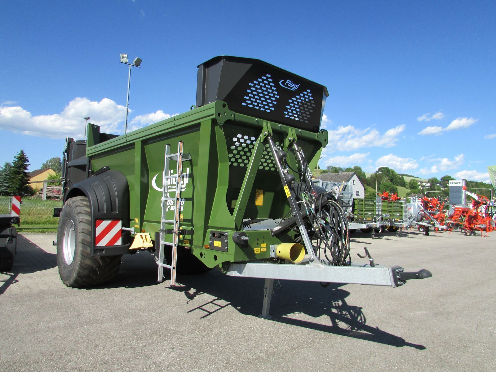 Fliegl kds 120 junior ketten-dungstreuer Manure and compost spreader €41,084
