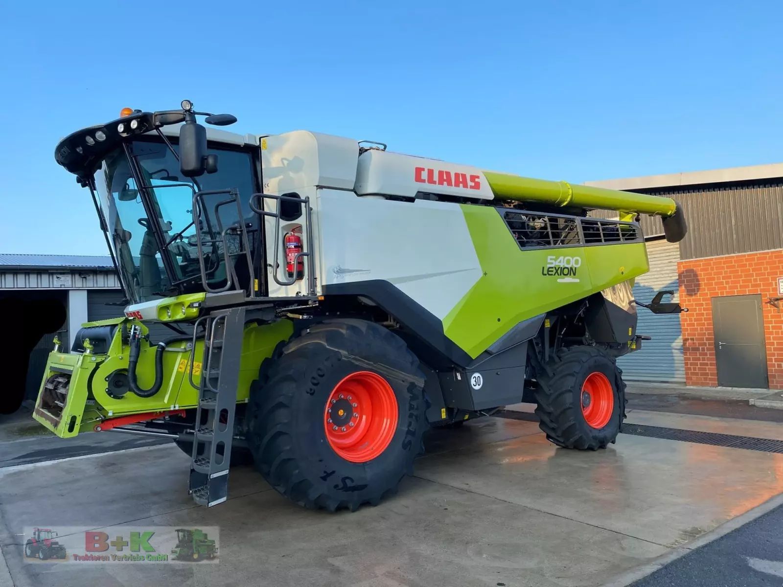 Claas Lexion 5400 Combine harvester €219,000