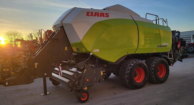 Claas Quadrant 5300 FC Presă de balotat 99.900 EUR