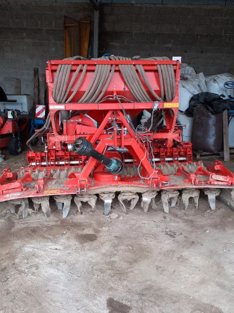 E-FARM: Kuhn disques - Vetőgép kombináció - id TUTWUKB - 14 500 EUR - Gyártási év: 2016 - Franciaország