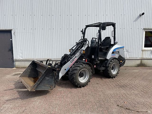 Gehl AL430 Încărcător cu direcție compactă 39.500 EUR