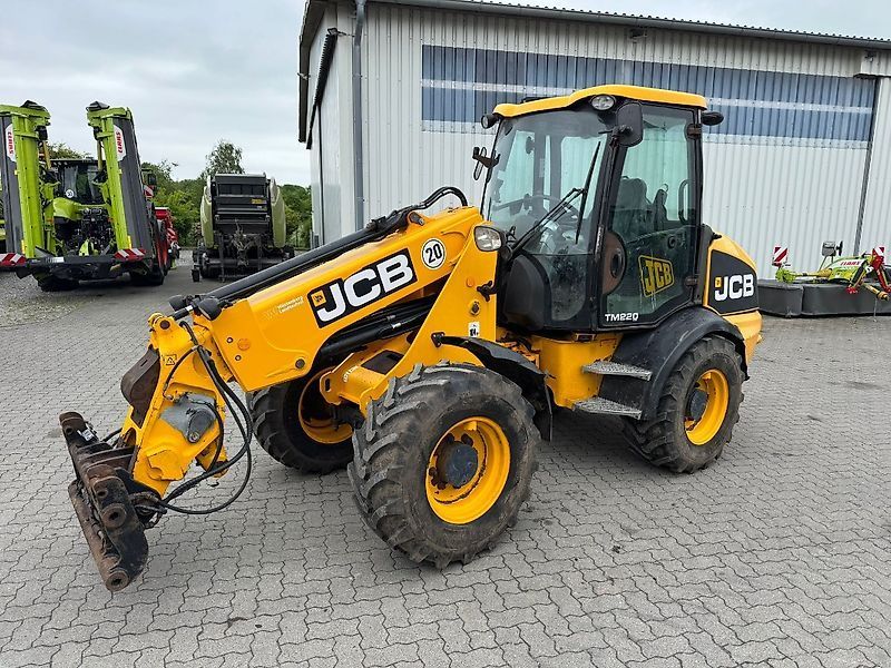 E-FARM: JCB tm 220 agri tele - Chargeuse à roues téléguidée - id P8W26RT - 34 000 € - Année: 2012 - Lecture du nombre d'heure: 7 747,Allemagne