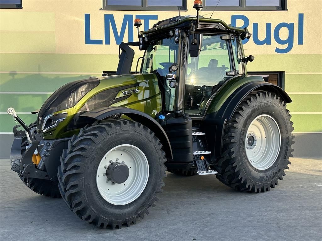 Valtra T 235 Direct Tractor