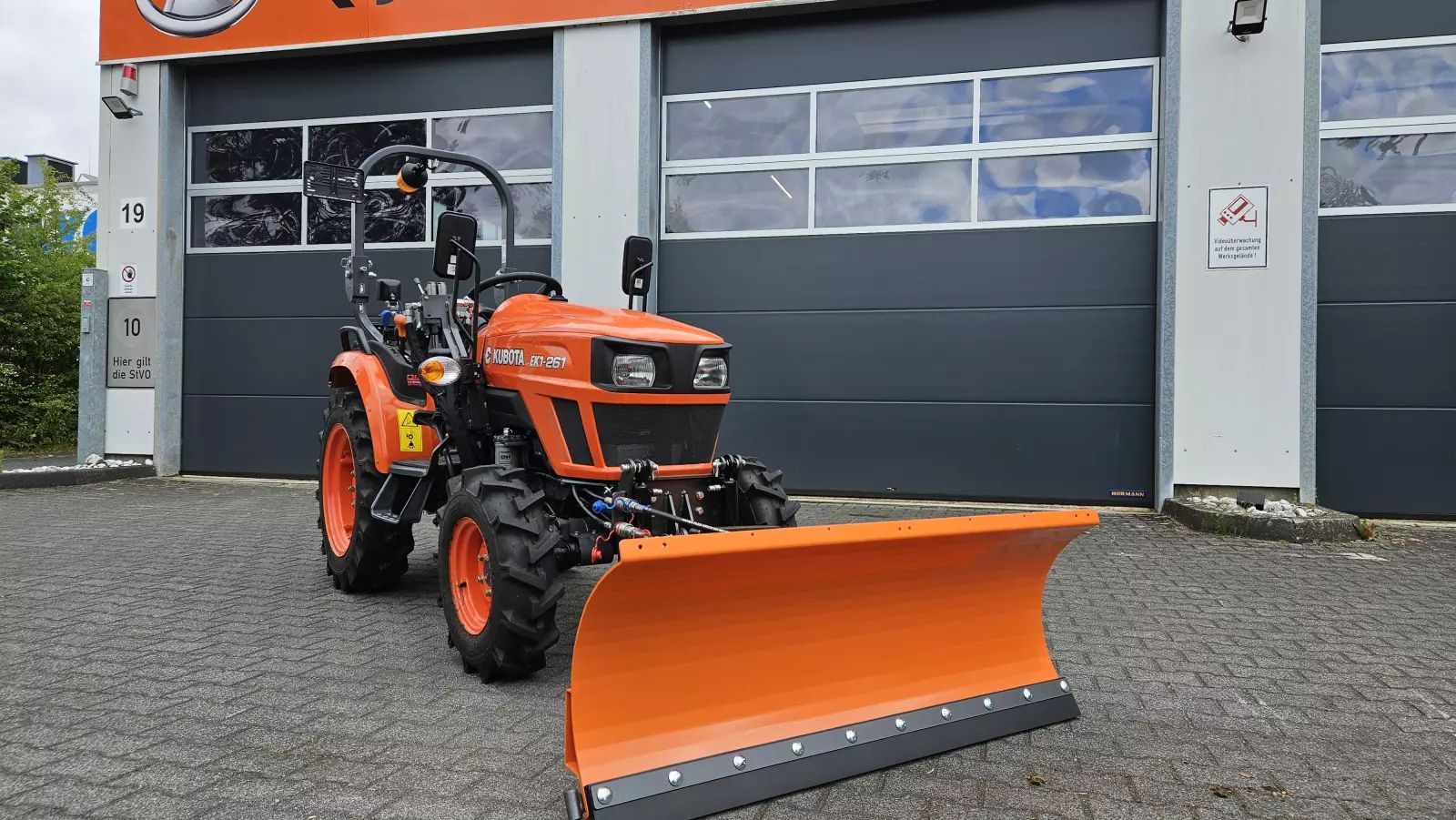 E-FARM: Kubota ek1-261 - Traktor - id UGBWDES - 14.300 € - Baujahr: 2023 - Abgelesene Motorstunden: 12,Motorleistung (PS): 25,Deutschland