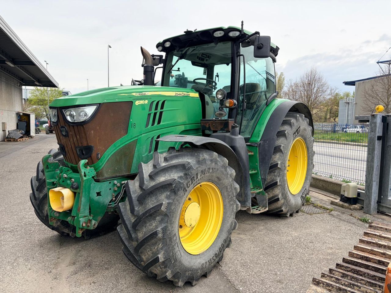 John Deere 6210 R Tractor 59.000 €