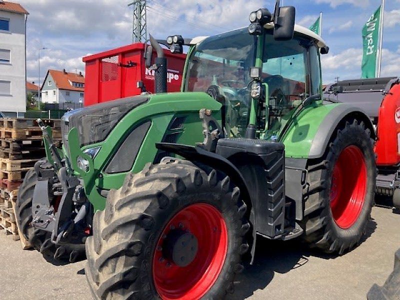 E-FARM: Fendt 720 Vario ProfiPlus - Tractor - id LGPZQIS - €112,000 - Year of construction: 2016 - Engine hours: 4,150,Engine power (HP): 200,Germany