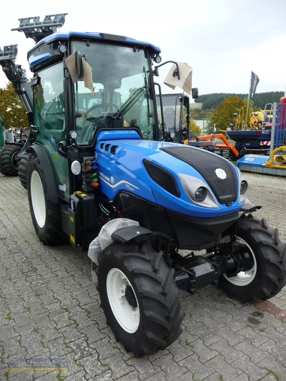 E-FARM: New Holland T4.90 N - Tracteur - id P6KDKI7 - Année: 2023 - Lecture du nombre d'heure: 600,Puissance du moteur (chevaux): 86,Allemagne