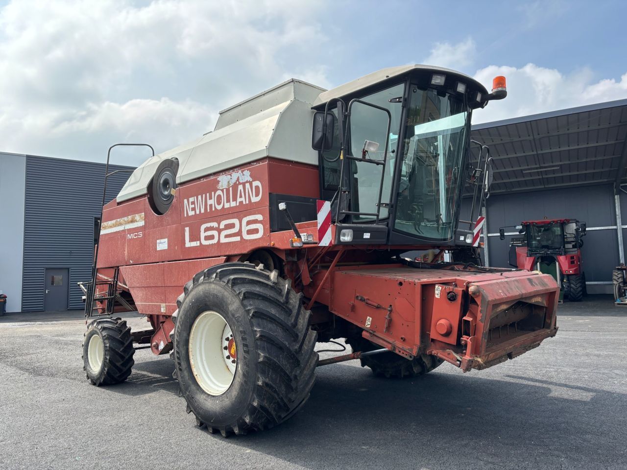 E-FARM: New Holland l626 - Kombajn - id ECRX44D - Rok výroby: 1998 - Hodiny motoru: 5 600,Výkon motoru (HP): 260,Francie