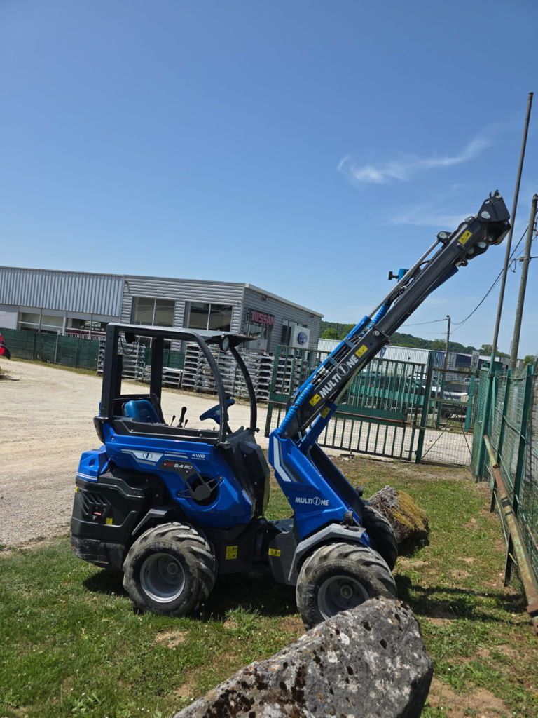 E-FARM: Multione m1 8.4 sd - Mini nakladač - id 2ZU4KBA - 17 000 € - Rok výroby: 2016 - Francie