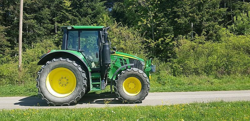 John Deere 6120 M Tractor 89.000 €