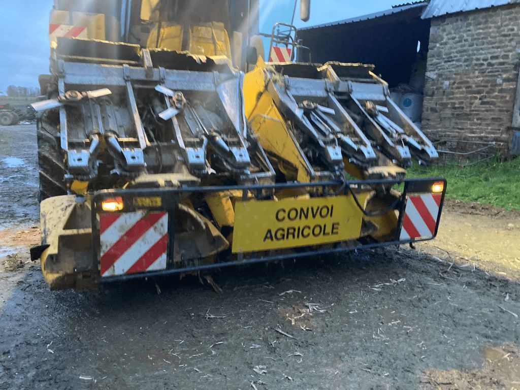 New Holland 8 rangs Header €20,000