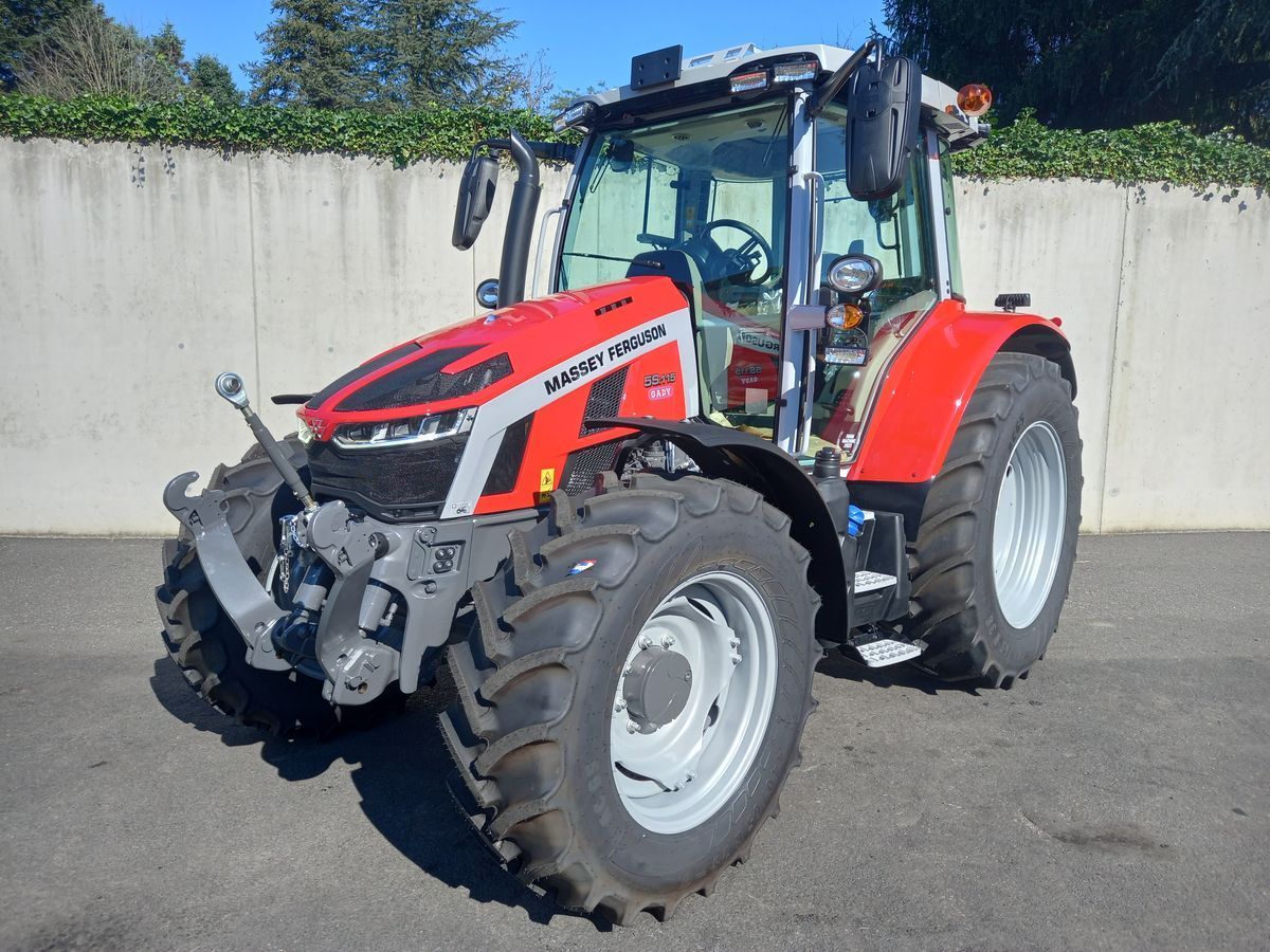 E-FARM: Massey Ferguson 5S.115 Exclusive - Traktor - id XNEEXLN - 98 334 € - Rok produkcji: 2024 - Motogodziny: 5,Moc silnika: 115,Austria