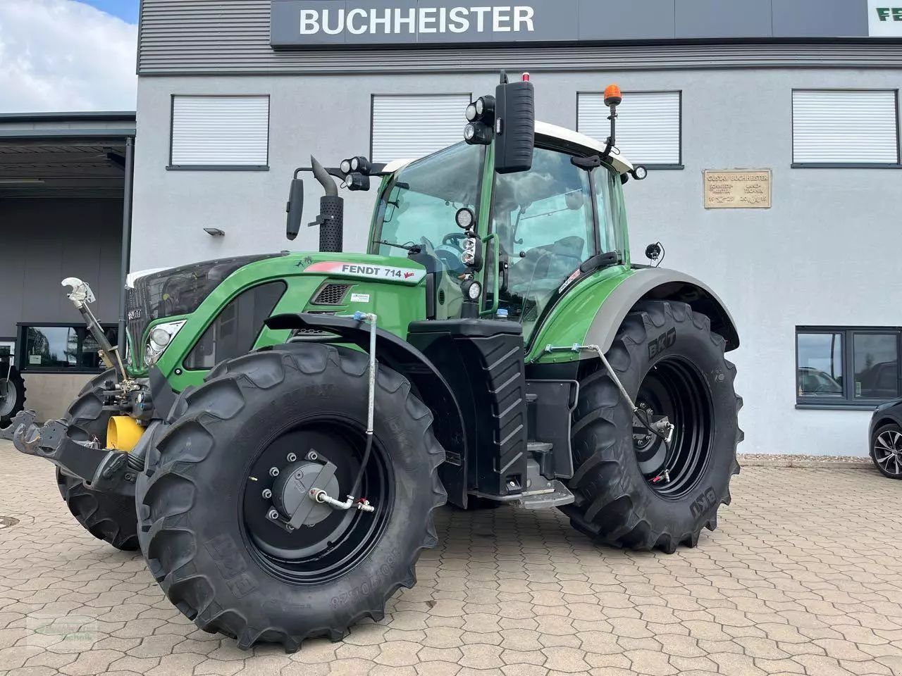 E-FARM: Fendt 714 Vario ProfiPlus - Tractor - id ICKLA77 - €112,000 - Year of construction: 2014 - Engine hours: 2,850,Germany