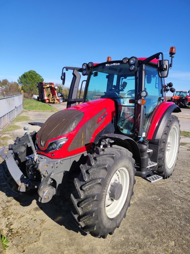 Valtra G 115 Tractor €78,000