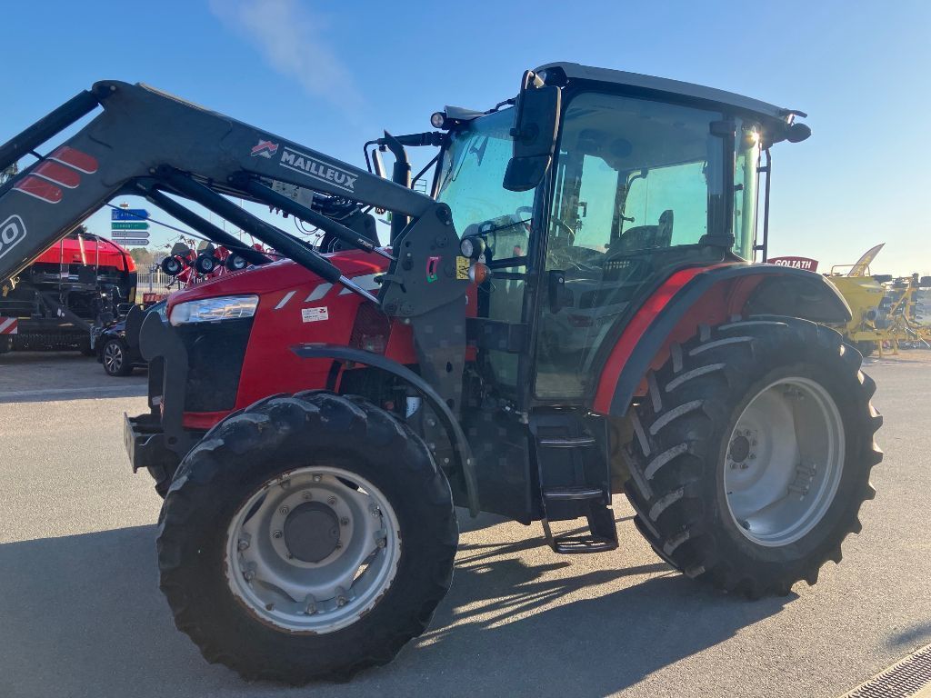 Massey Ferguson 5710 M Traktori