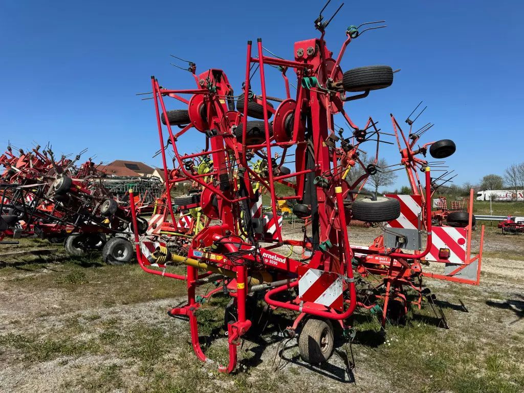 E-FARM: Kverneland 8090 - Tedder - id JWJEUNV - €5,200 - Year of construction: 2012 - France