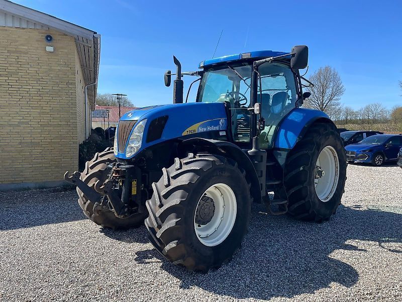 New Holland T 7030 Traktor 49 000 €