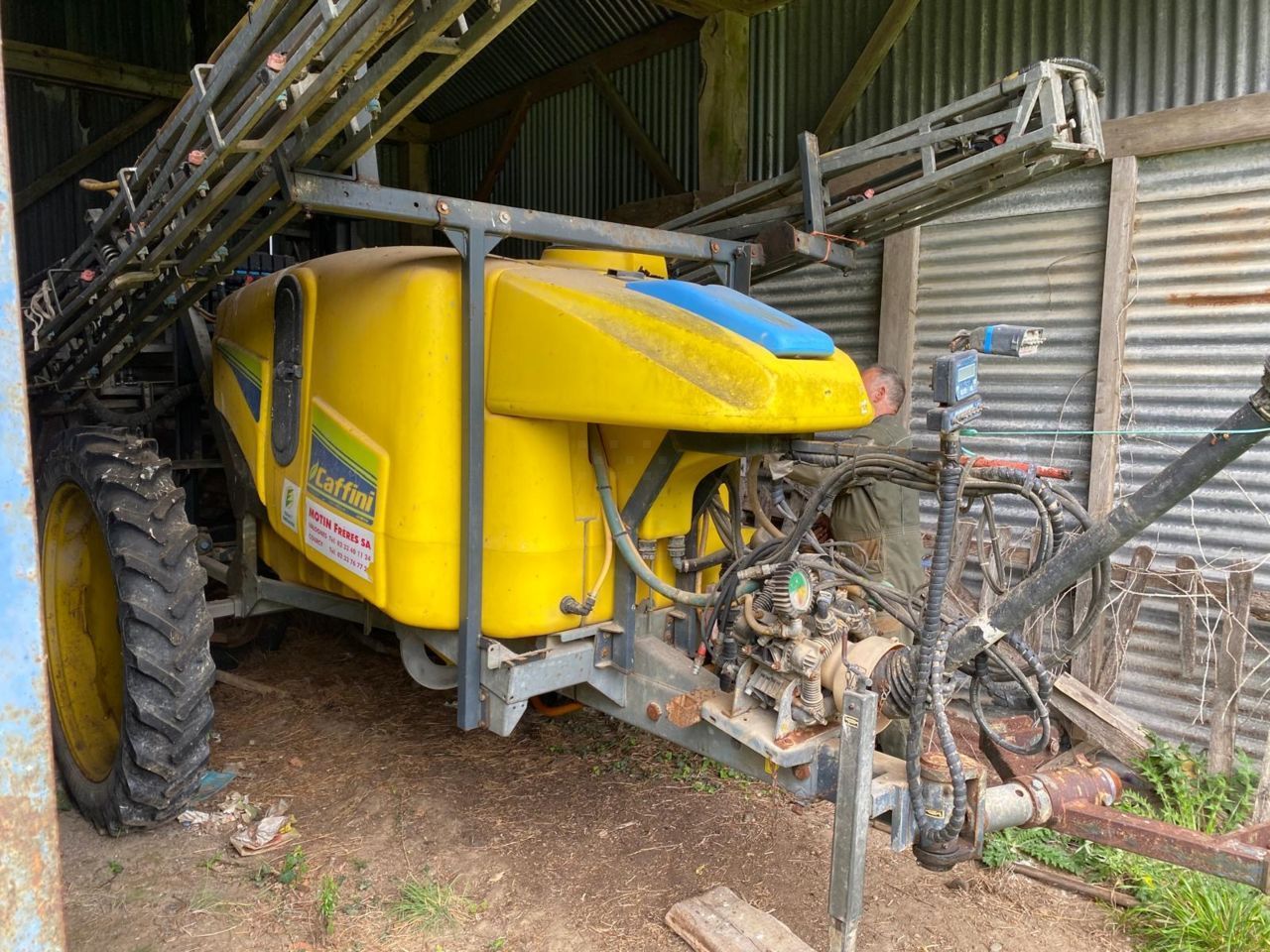 E-FARM: Caffini starter 2800 - Pflanzenschutzspritze - id MPE7Q36 - 9.900 € - Baujahr: 2008 - Frankreich