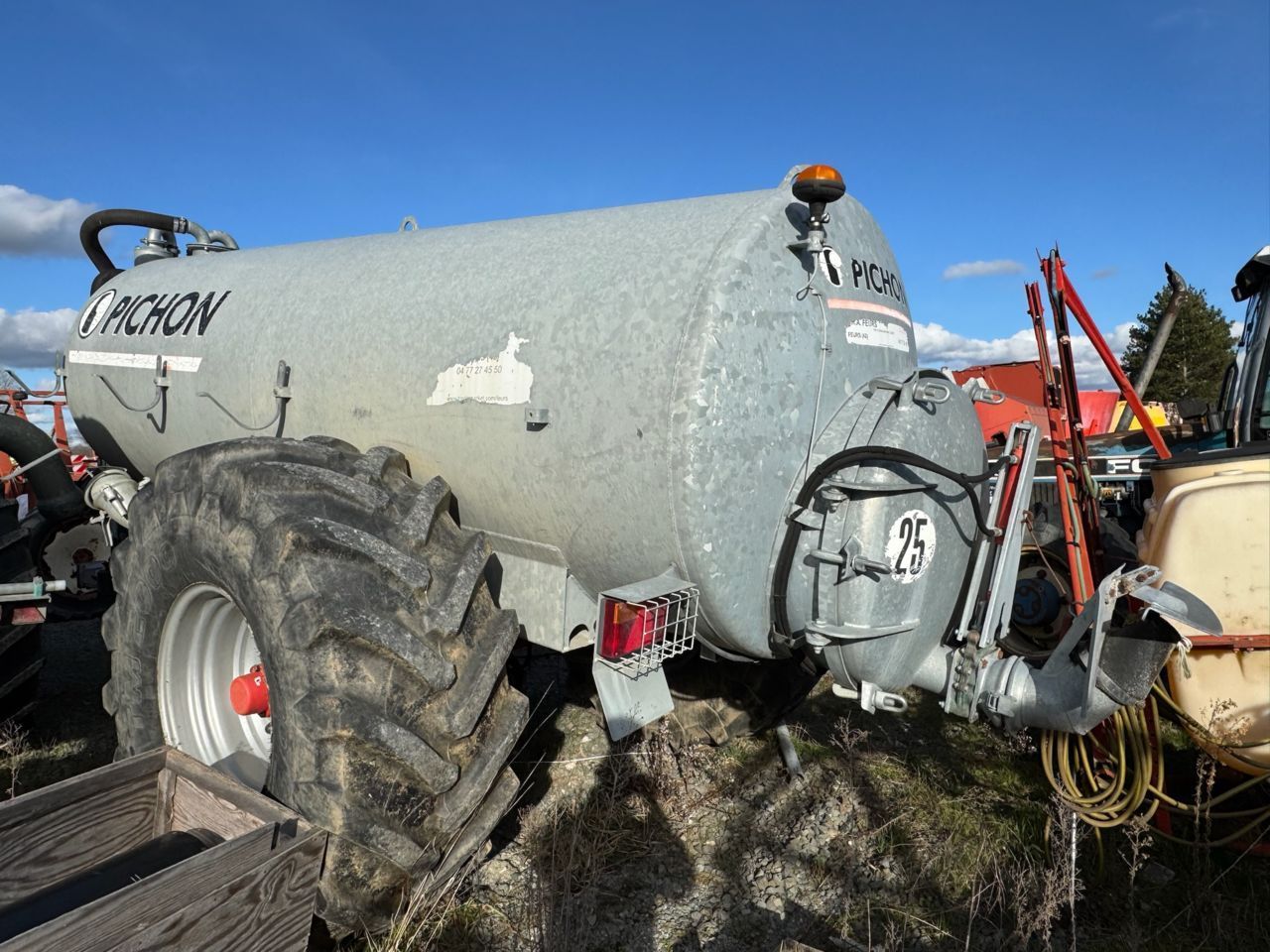 E-FARM: Pichon tci 8100 - Epandeur à lisier automoteur - id UQNVY1Y - 16 000 € - Année: 2012 - France
