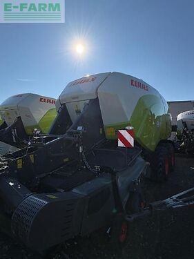 Claas Quadrant 5300 FC Baler