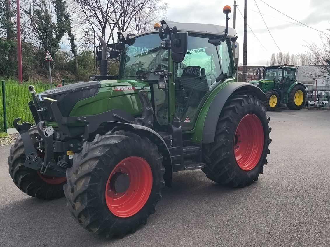 Fendt 211 Vario Trattore 104.000 €