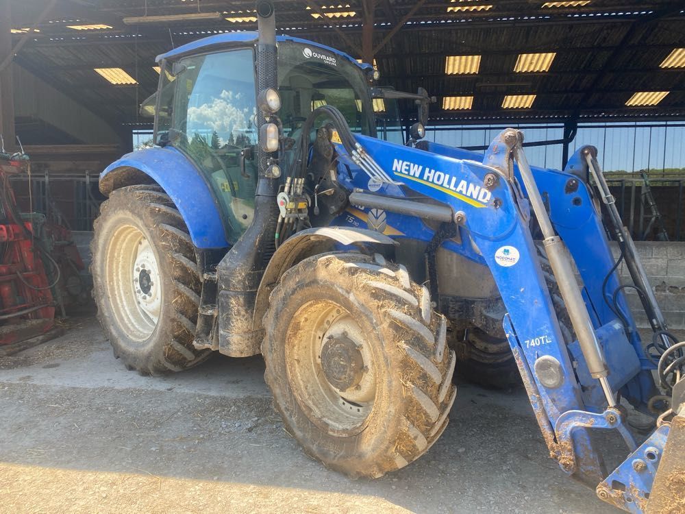 E-FARM: New Holland T5.110 - Trattore - id JTQNJFD - 43.500 € - Anno di costruzione: 2017 - Ore: 6.000,Potenza del motore: 110,Francia
