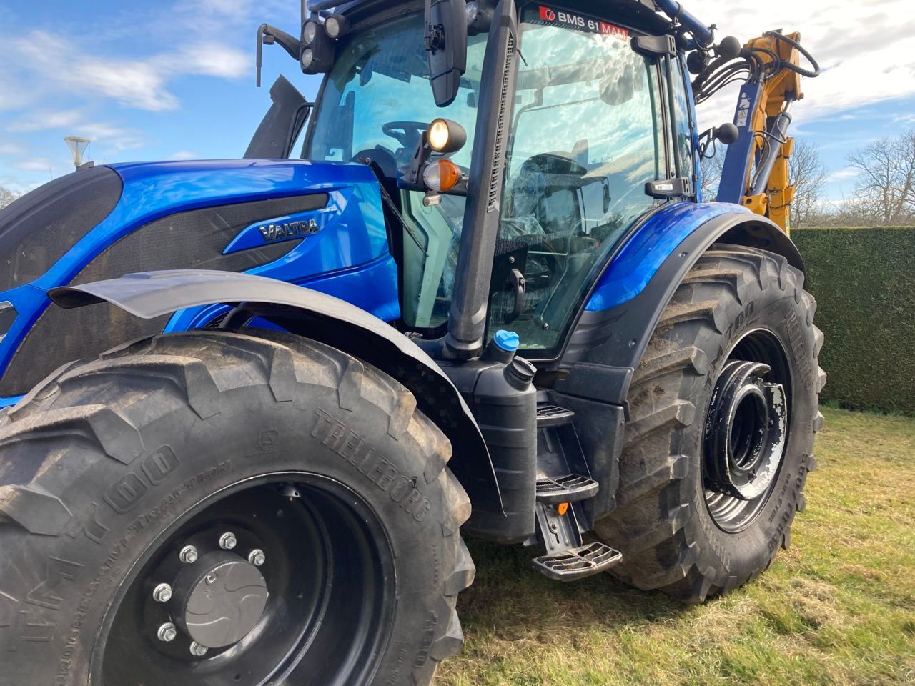 E-FARM: Valtra N135 - Traktor - id WSUZMDS - 80.001 € - Baujahr: 2022 - Abgelesene Motorstunden: 3.500,Motorleistung (PS): 135,Frankreich