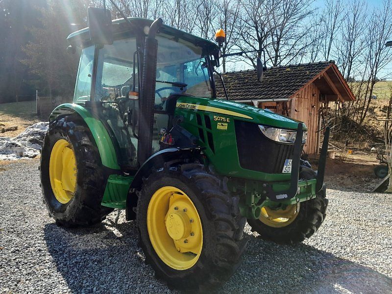 John Deere 5075 E Tracteur
