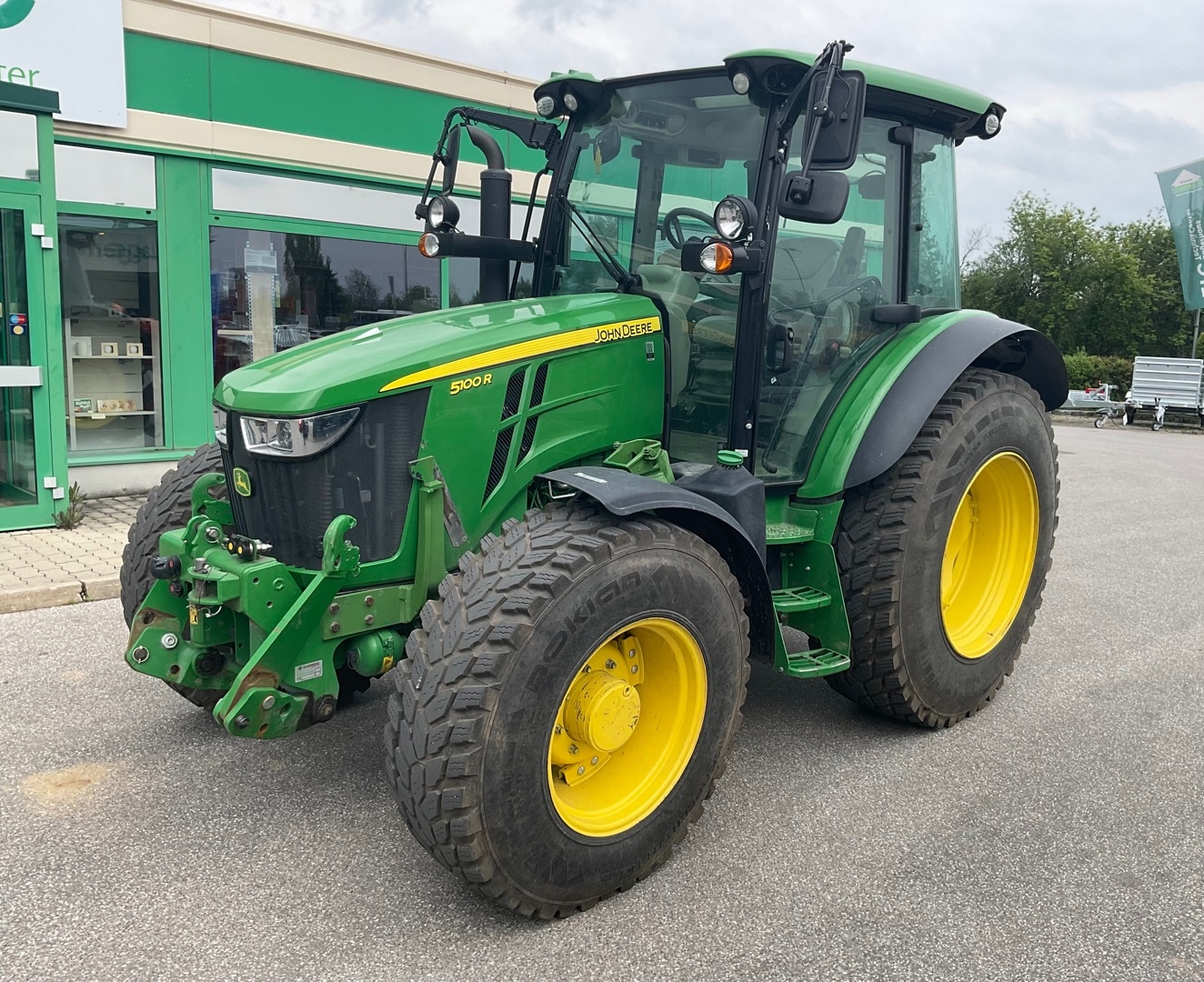 John Deere 5100 R tractor €66,583