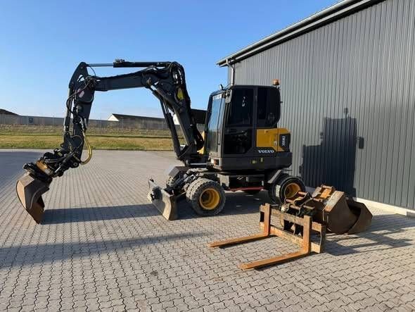 VOLVO ew 60 e Excavadora de ruedas 79.636 €
