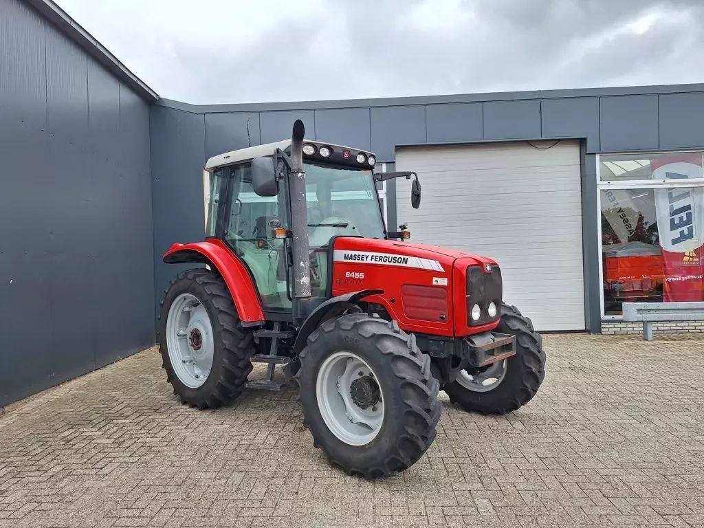 Massey Ferguson 6455 Traktor